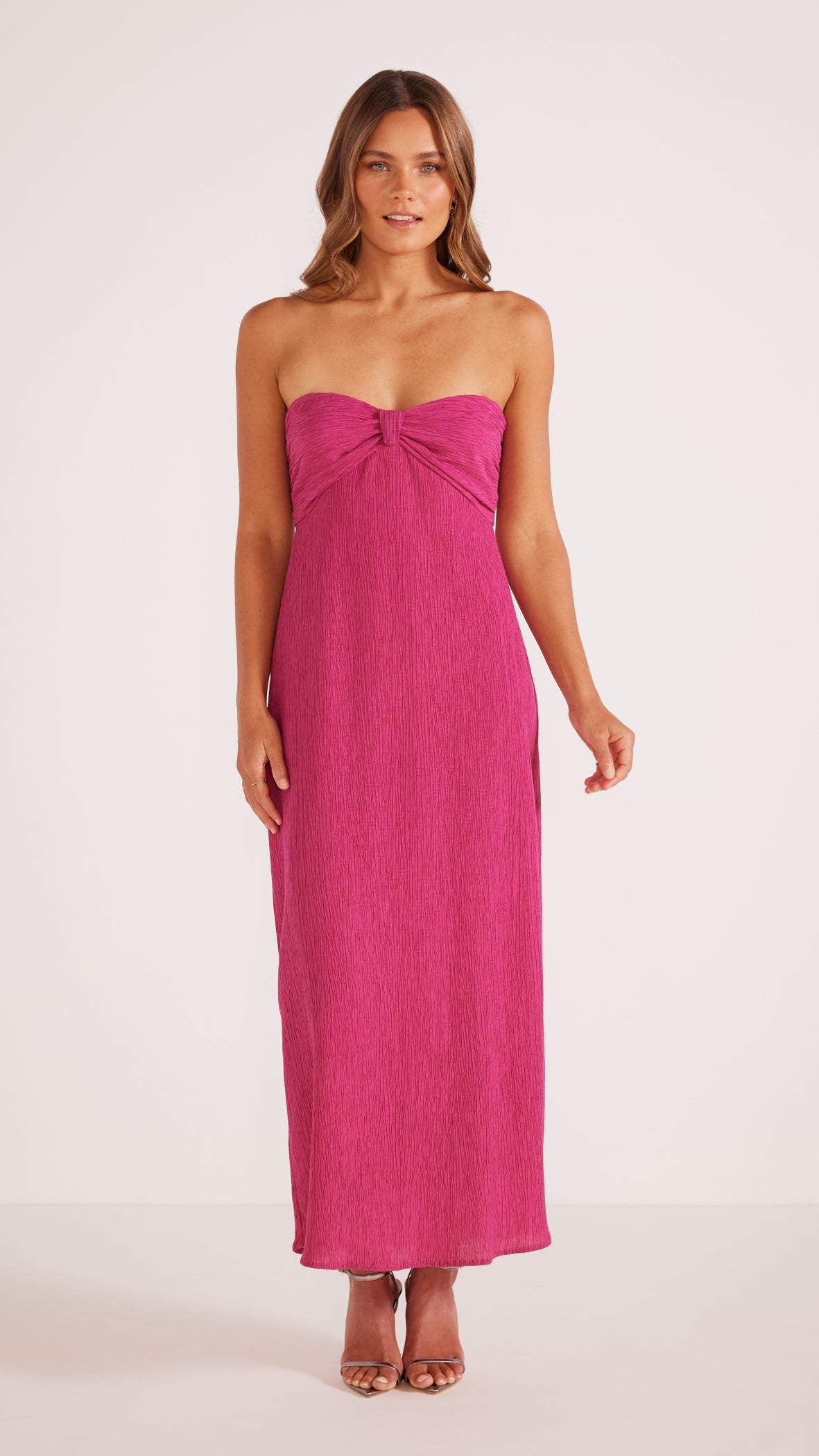 01_MG2304672_052-KEELA PLISSE MIDI DRESS-MINKPINK