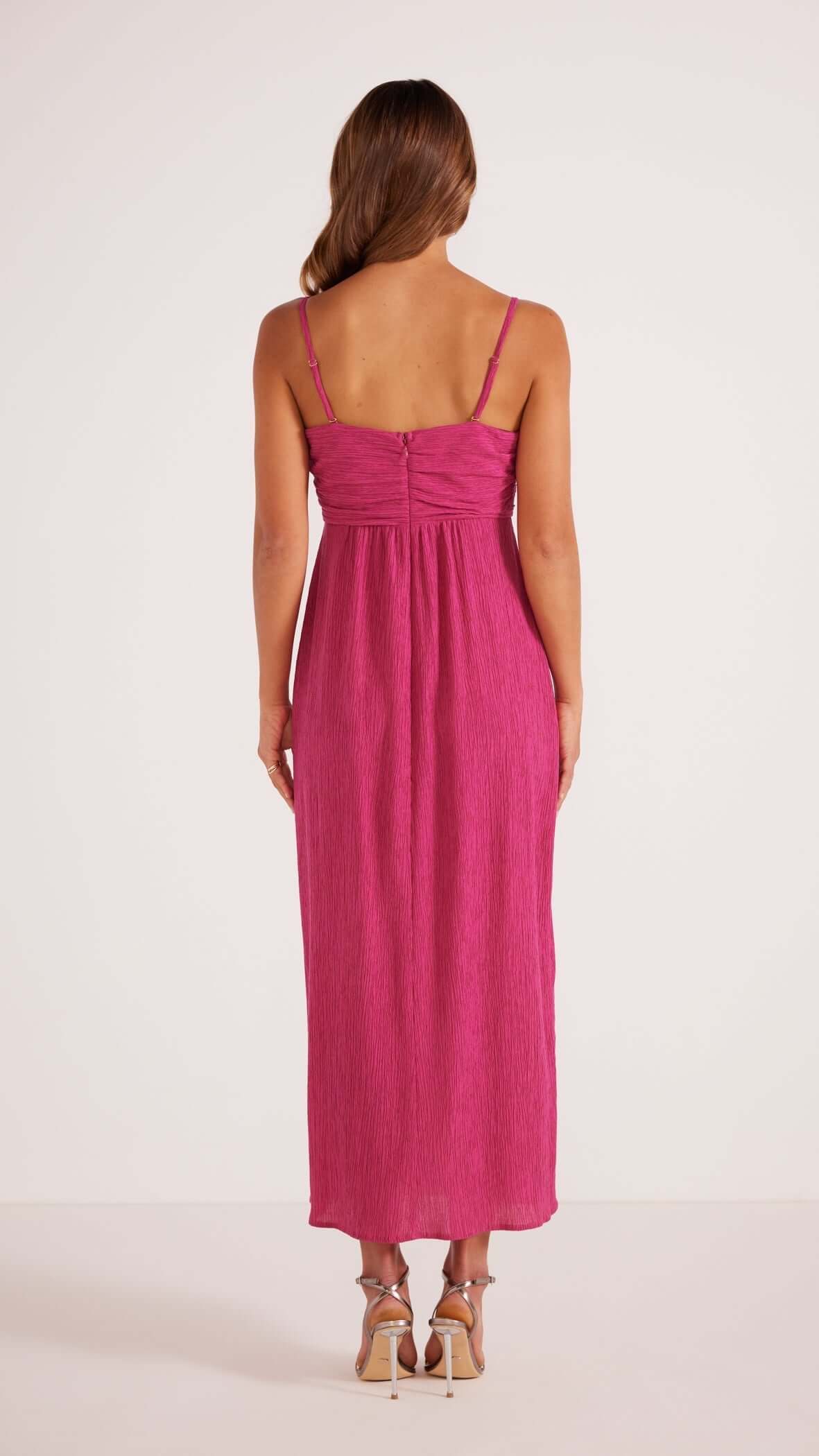 01_MG2304672_031-KEELA PLISSE MIDI DRESS-MINKPINK