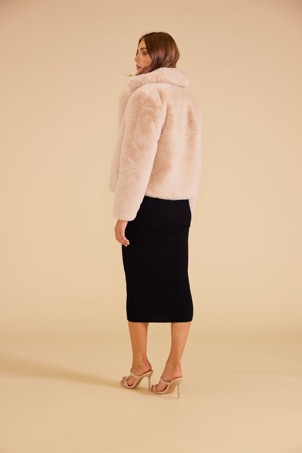 54_MG2302489_3966-NAOMI-FAUX-FUR-JACKET-OATMEAL-MINKPINK-4-NAOMI FAUX FUR JACKET OATMEAL-MINKPINK