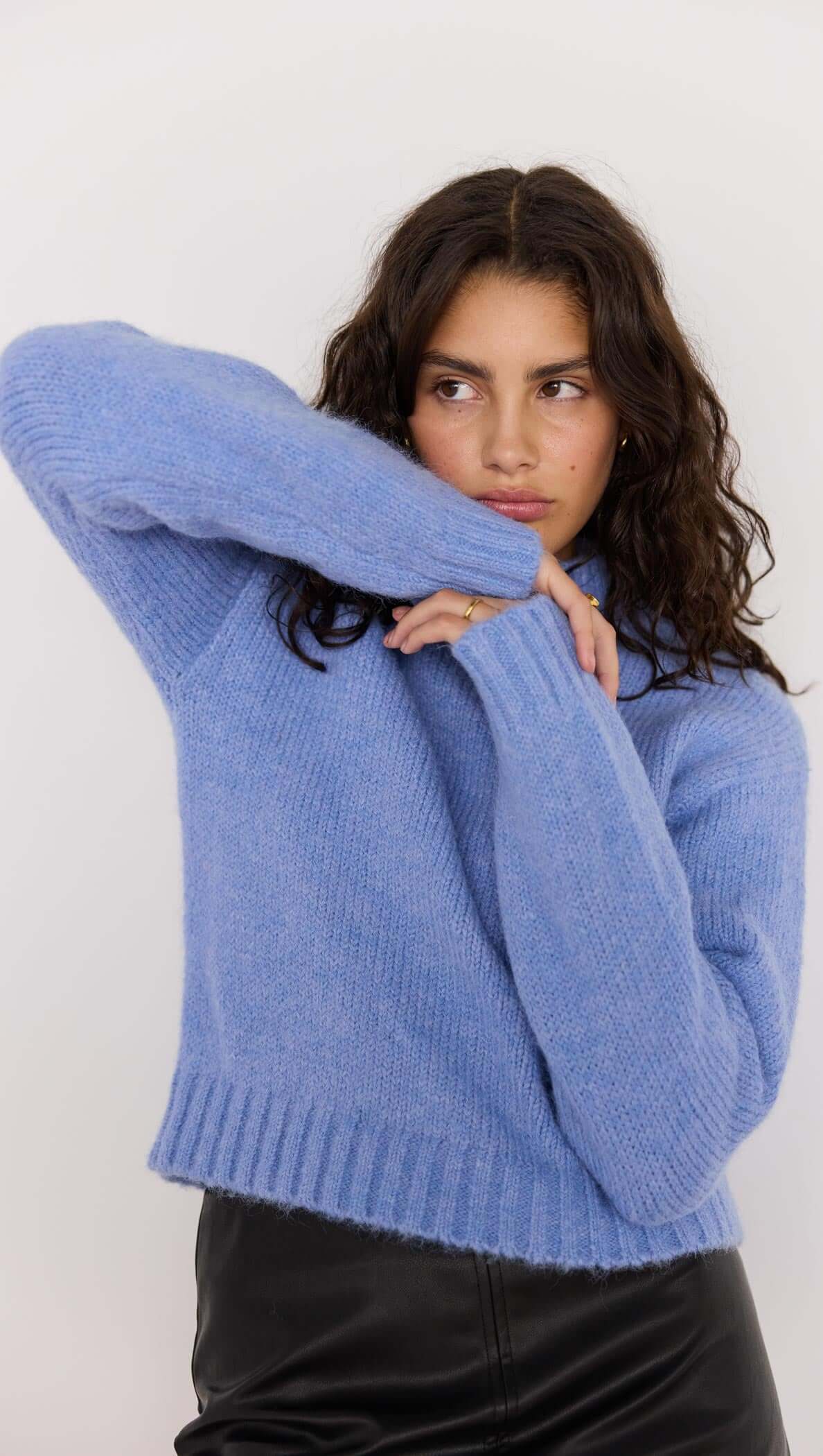 Avery Fluffy Sweater - Soft Cornflower Blue – MINKPINK