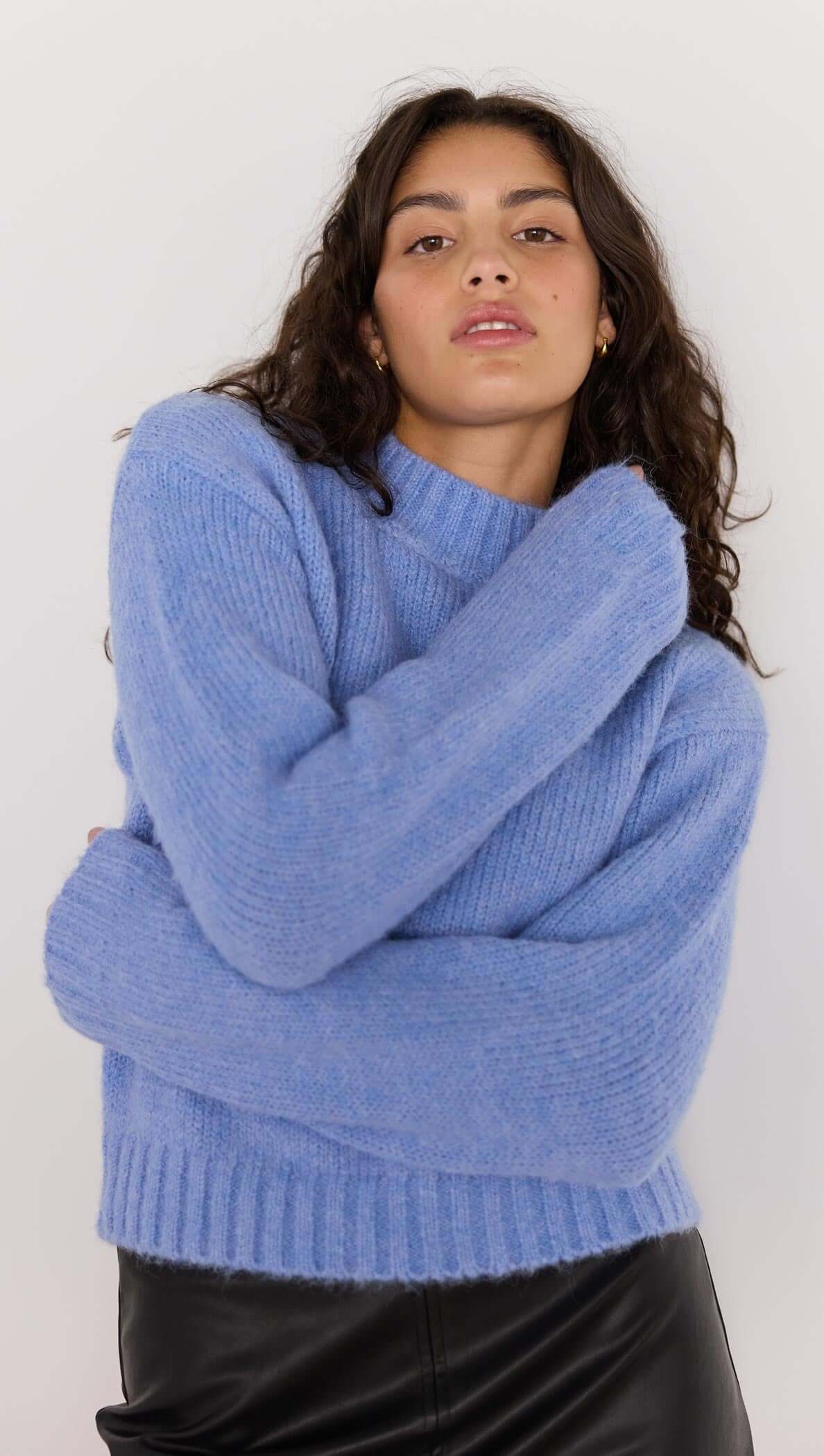 Avery Fluffy Sweater - Soft Cornflower Blue – MINKPINK