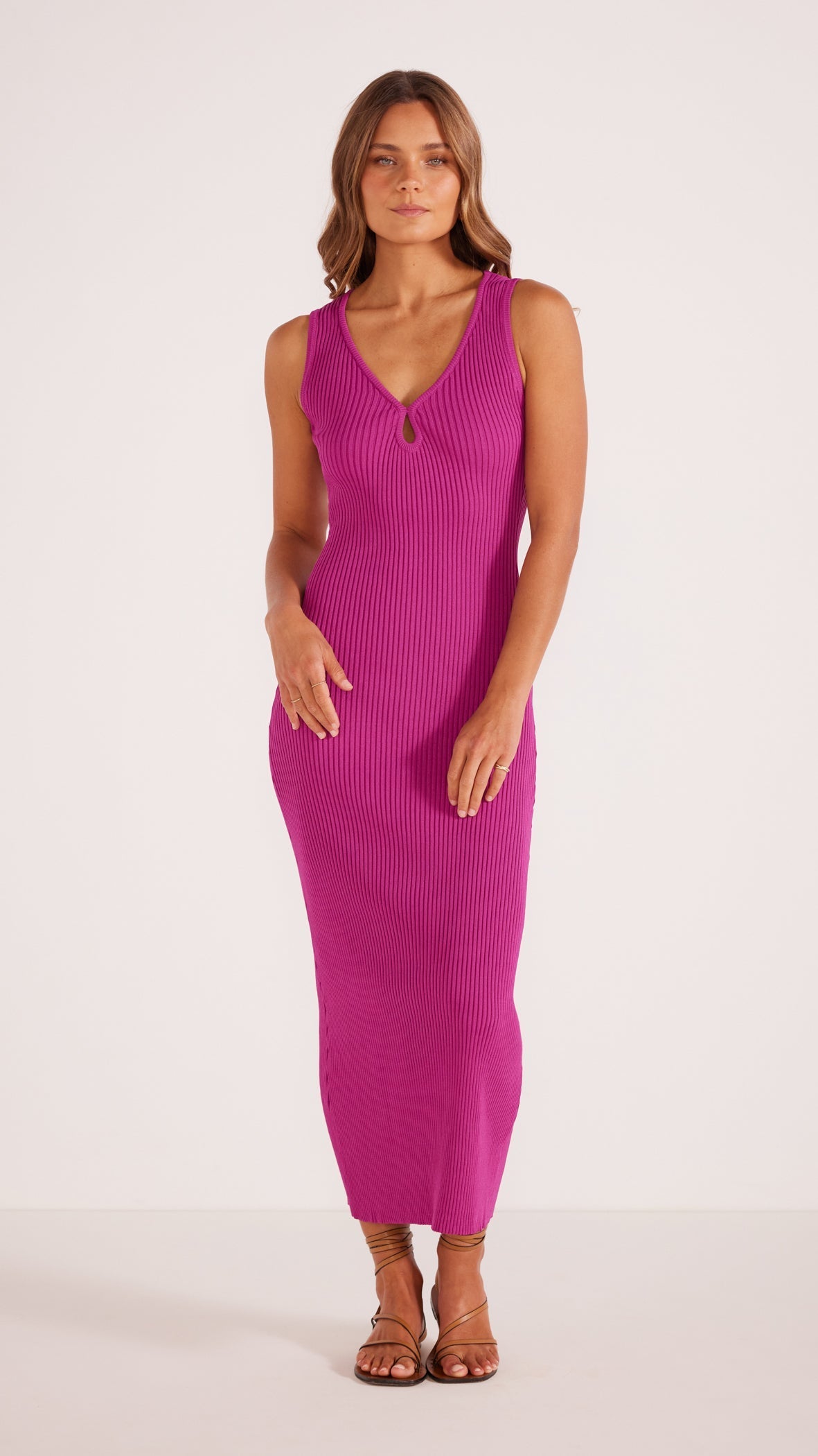 27_MG2304861_1807-KOSA KNIT MIDI DRESS BERRY-MINKPINK