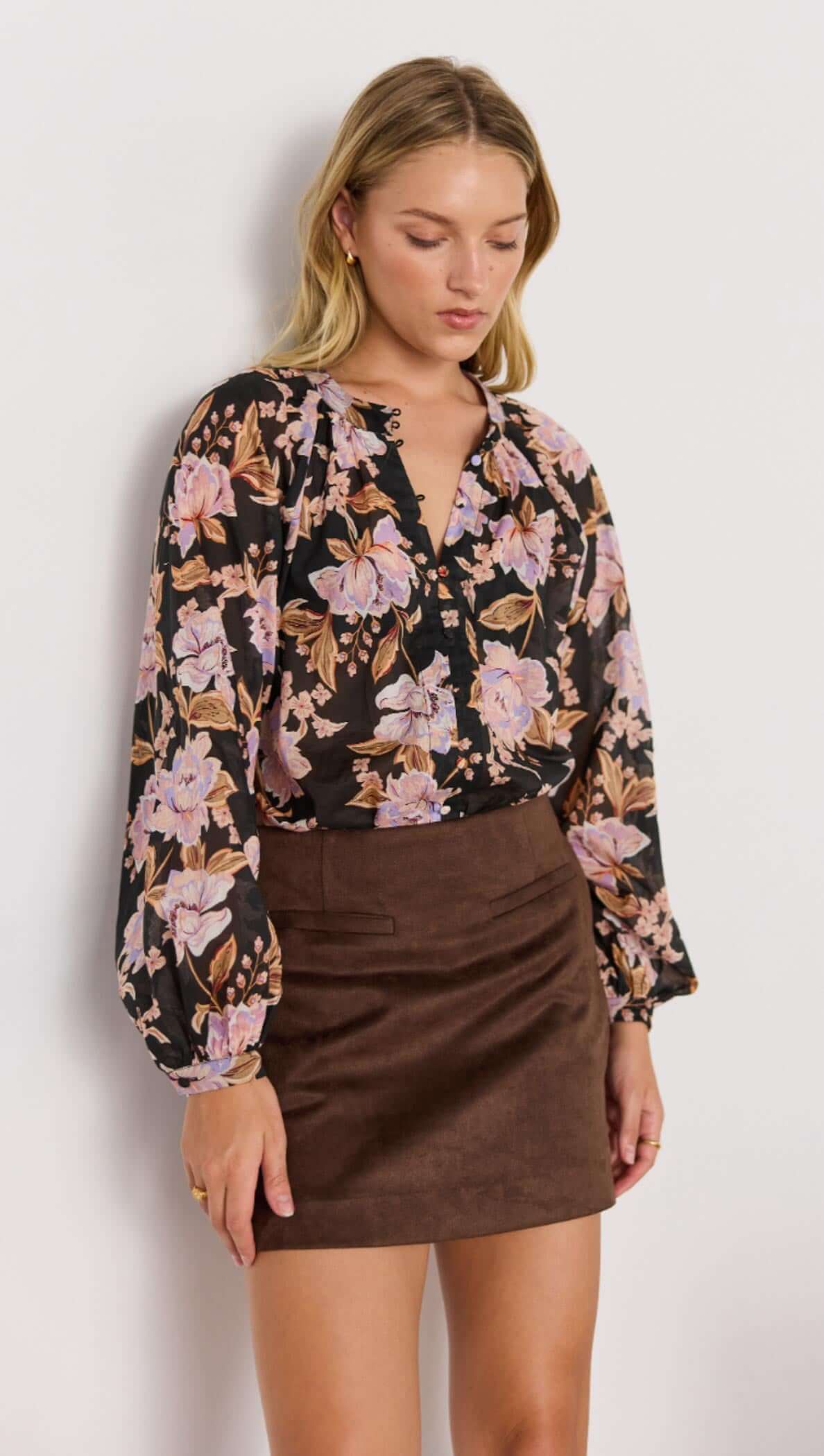 mame Flower Willow Blouse, Tight Skirt Willow Blouse - Black