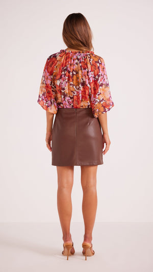 Lani Faux Leather Mini Skirt Chocolate - MINKPINK Official | Sommerröcke
